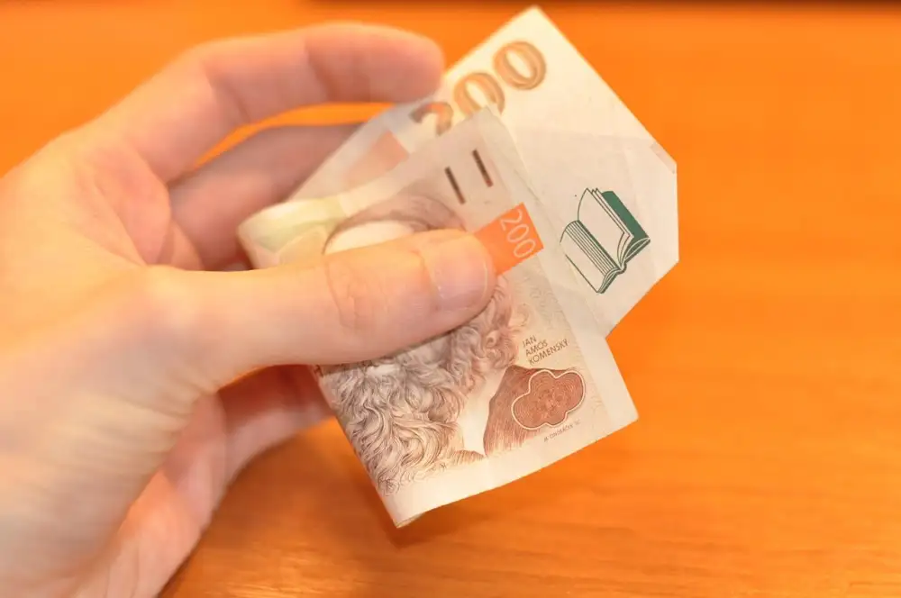 120 Dolarů To Czk